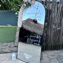 Espejo de bienvenida a evento